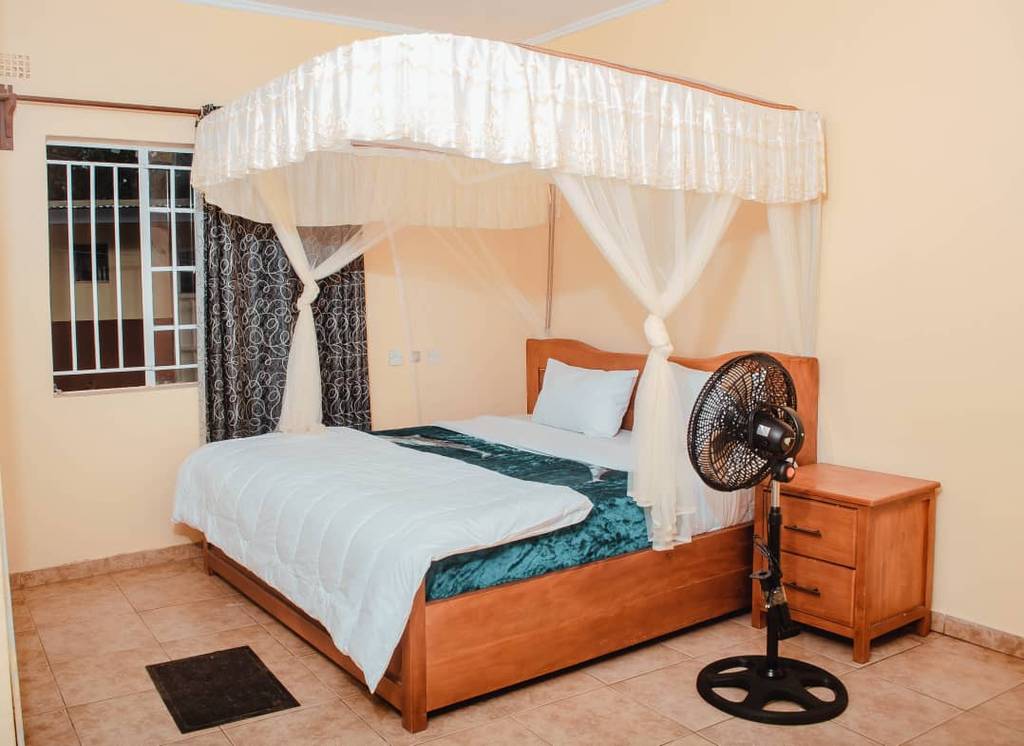 Discovery Executive Lodge